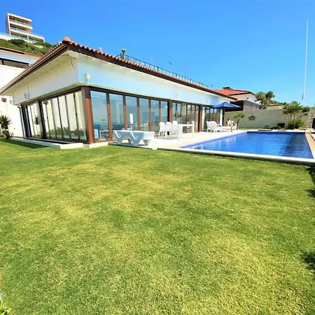 Located 3 Km From The Center Of Cesme