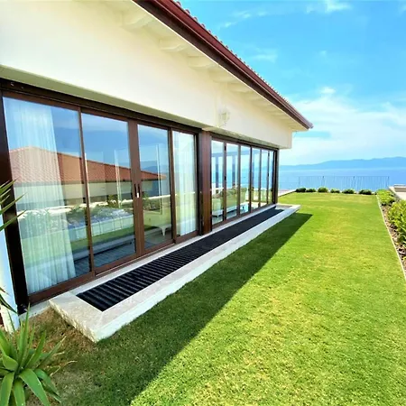 Located 3 Km From The Center Of Holiday home Cesme
